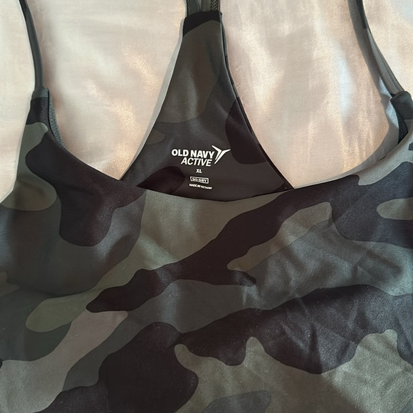 Camo Workout Croptop - Picture 4 of 4